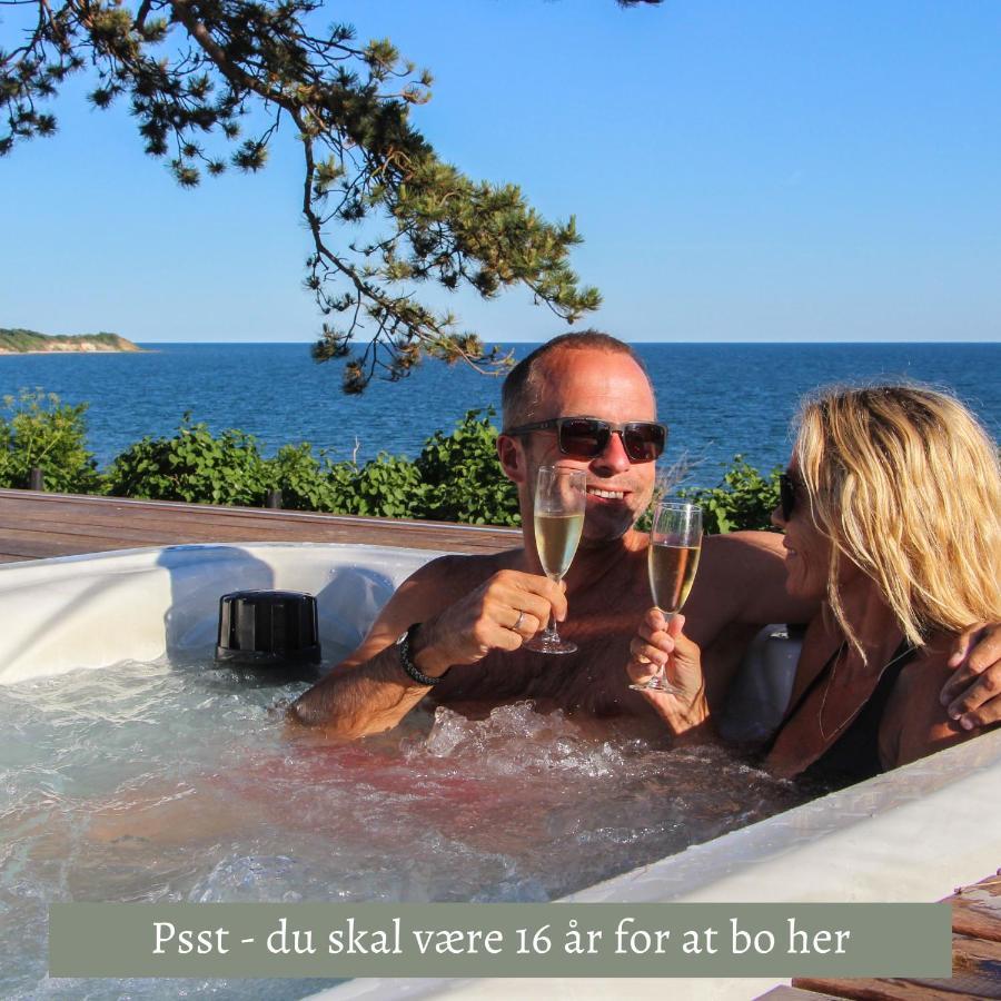 Fredensborg Badehotel Rønne Esterno foto